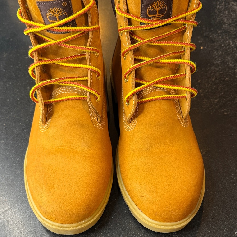 Timberland Wheat Nubuck Lace-Up Boots – Classic Work Boots - Picture 3 of 13